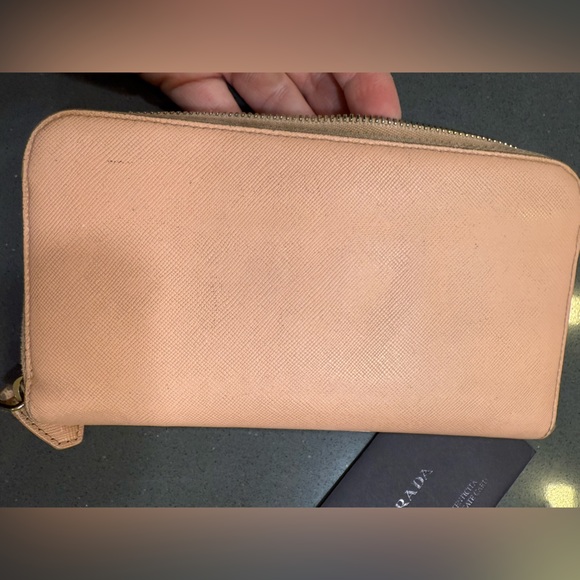 GUC Light Pink Prada Zip Wallet + COA card - Picture 7 of 8